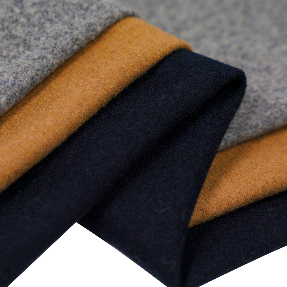 ウール50%、ポリエステル40%、その他繊維10%、340G/M、キャメル、フランネル生地、ML-S0624-201-9