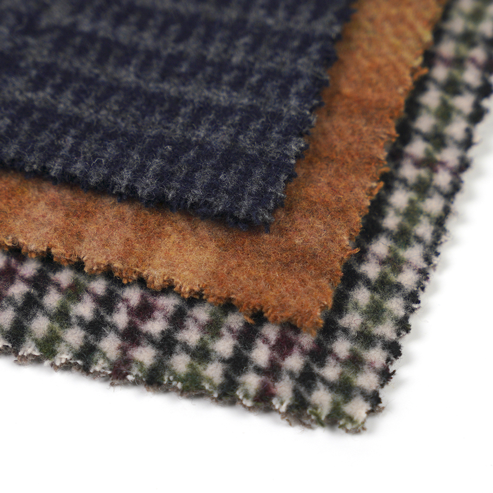 50% ウール、40% ポリエステル、10% その他の繊維、860G/M、ブラウンとイエローのチェック柄、ベルベット生地、ML-062142104